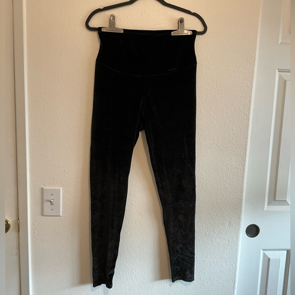 Black velvet high waisted full length Yummie brand leggings - women’s Lg